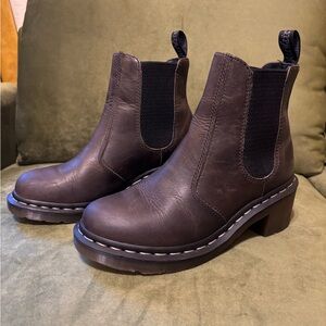 Dr. Martens women’s cadence 7